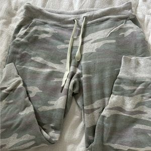 Camo Aerie Sweatpants Size L
